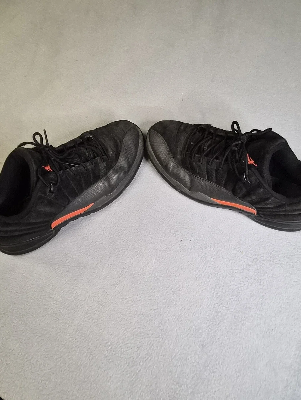 Jordan 23's black trainers, with red detailsSize US 11.5 #sneakers #basketball